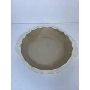 The Pampered Chef Family Heritage Beige Stoneware Deep Dish Pie Plate USA